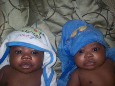 Kaiden and Kenden Hoskins fresh out of the tub!