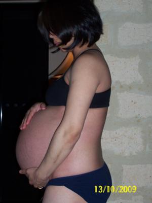 One last pregnant shot before meeting Maya & Isabella.